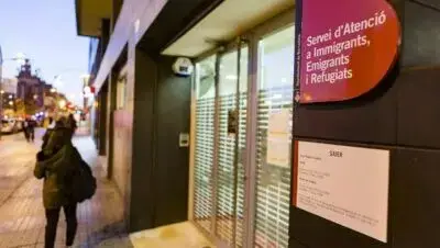 Migrantes atrapados en Barcelona Sin citas y en el limbo legal